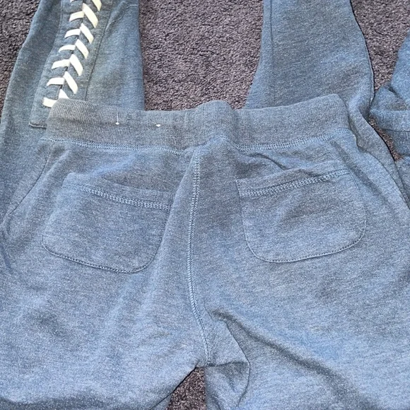 Reflex matching sweatsuit with lace sleeves and legs small and medium - Picture 4 of 4